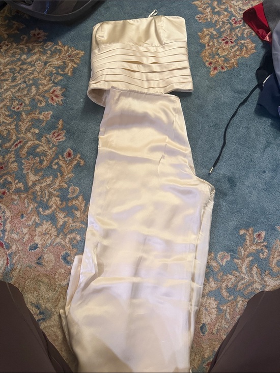 Kay Unger Other - Kay Unger Ivory Strapless Satin Gown